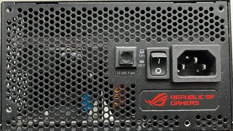 Zdroj ROG Strix 850w 80 plus Gold - 5