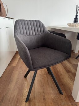 Biely jedálenský stôl a stoličky otočné - 5