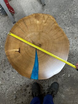 🪵 Dizajnové stolíky z priečneho rezu javora horského – masí - 5