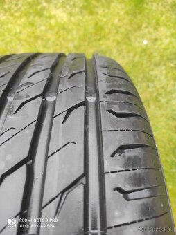215/55 r17 letné pneu.8 mm  DOT.4125 - 5