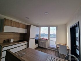 Predám krásny, moderný, zrekonštruovaný byt v SKALICI - 5