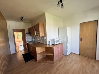 Priestranný 3 izbový byt s nádhernými výhľadmi na p… - 5