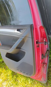 VW Golf 7 VII hatchback lave zadné dvere Golf 7 5G0 5G4 5GE - 5