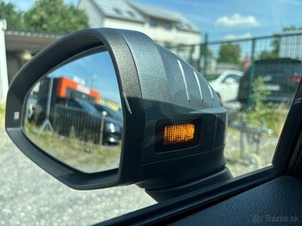 Audi A4 Avant 40 2.0 TDI quattro S tronic - 5
