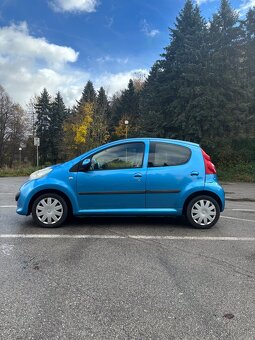 Peugeot 107  1.0. benzín 50kw - 5
