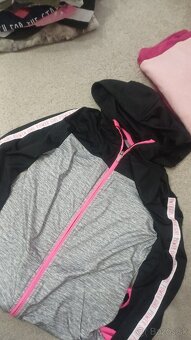 Balík oblečenia dievčatko 146-152 17ks - 5