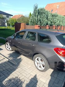 Predám Opel Astra sport turer 1.6 85 kw - 5
