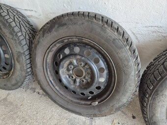 Predam pneu s diskami 195/65/r15 roztec 5x114,3 - 5