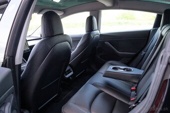 Tesla Model 3 - 5