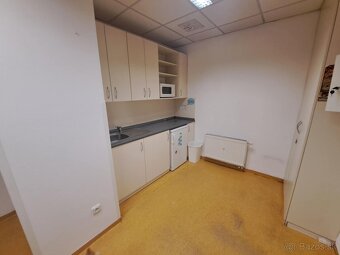 Obchodný priestor 250 m2, na pešej zóne, Vrútky - 5