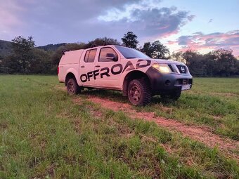 Predám Nissan Navara 2.5 dci 140 je 177000km - 5
