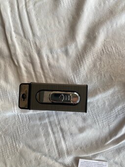 Puzdro na cigarety so zapalovačom - 5