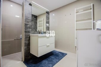 PRENÁJOM RD v Janíkovciach s 3 bytovými jednotkami - 5