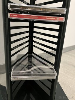 Kovový stojan na CD - 5