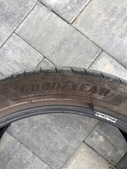 Goodyear 235/45 R19 - 5