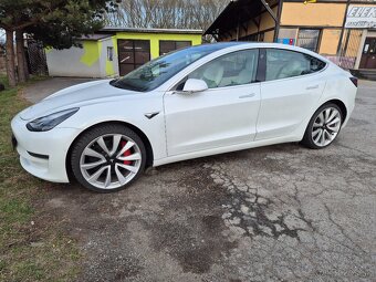 Tesla model 3 Performance - 5