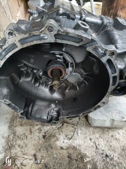 Rozpredám motor - prevodovku Mazda 5 - 5