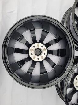 Kované disky Volkswagen T7 R18 Toshima - 5