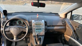 Toyota Corolla Verso - 5