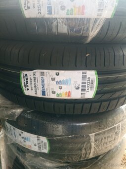 225/60 r18 - 5