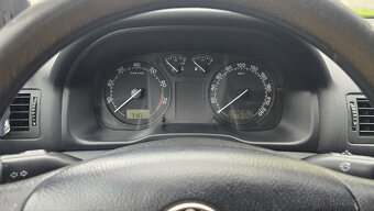 Škoda octavia 1.6 75kw Tour - 5