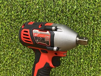 Milwaukee M18 BIW12 aku rázový uťahovák - 5