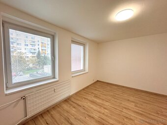 Predaj- veľký 2 izbový byt s balkónom 65 m2, Nové Zámky - 5