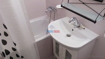 1- IZB byt pri OC TESCO HRON, Latorická,, - 5