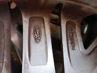 Skoro nove letne pneumatiky 235 45 17+Origo Ford Disky - 5