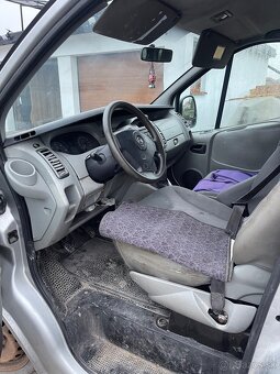 Opel Vivaro 2,0 tdi 84 kw , trafic , renault - 5
