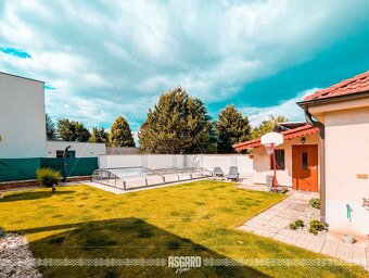 Kompletne zrekonštruovaný rodinný dom s garážou a bazénom - 5