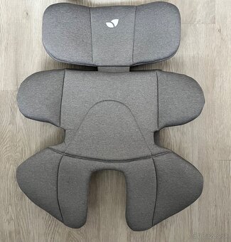 Predam autosedacku Joie i-Spin 360 - 5