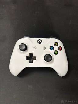 xbox one + 2 hry - 5