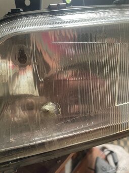 Predám ľavý aj pravý predný svetlomet Valeo - Peugeot 405 - 5