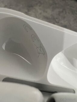 Apple AirPods 4 - 5