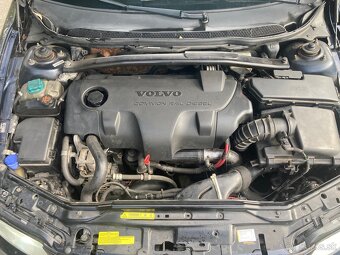 Rozpredáme Volvo s60 na náhradné diely - 5