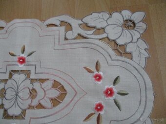 2  starožitné vyšívané dečky - obrusy / 43 / - 5