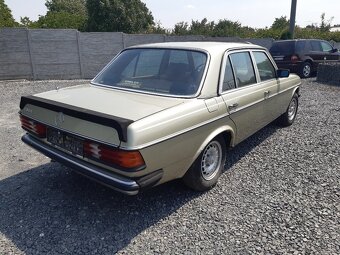 Mercedes Benz w123 sedan 230 - 5