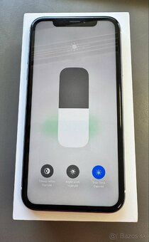 iPhone XR - 5