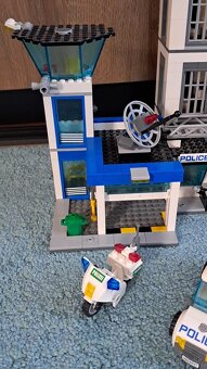 Lego city - Policajná stanica - 5