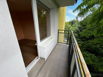 1 izbový byt + 1 loggia + 1 balkón + tichá lokalita - 5