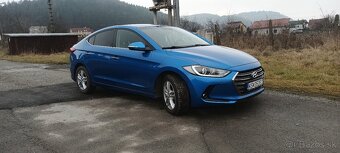 Hyundai Elantra Premium - 5
