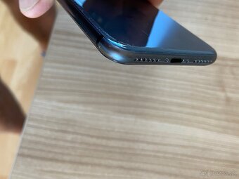 iPhone 8, 256 GB. - 5