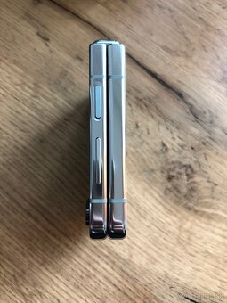 Samsung Galaxy Flip 5 - 5