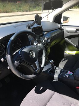Predám osobný automobil Mercedes - 5