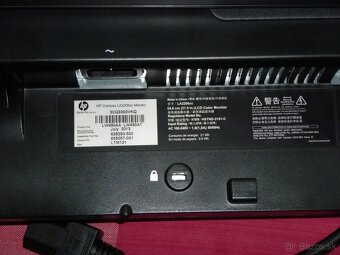LCD monitor HP Compaq LA2206xc - 5