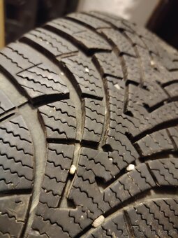 Predám 205/55R16 91H GOODYEAR Zimné - 5