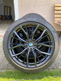 Pirelli P ZERO WINTER 245/40 R19 98H XL FR RFT zimne pneu - 5