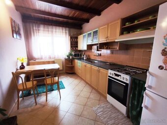 Predám RD vhodný na bývanie, ale aj na komerčné účely - 5