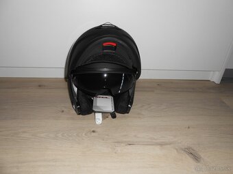 Predam novu vyklapaciu prilbu s protilsnecnou clonou . - 5